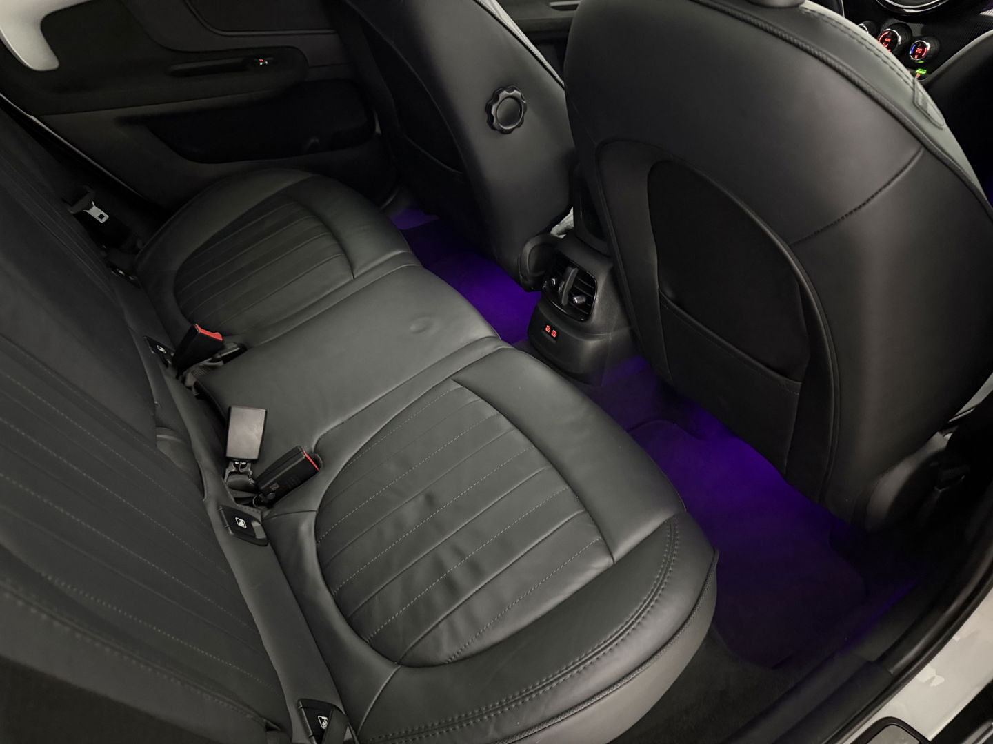 MINI Countryman 1.5 Cooper White Silver Edition | H/K | HuD | Pano | Sfeer | Stoelverw. | Carplay | Keyless | NAP