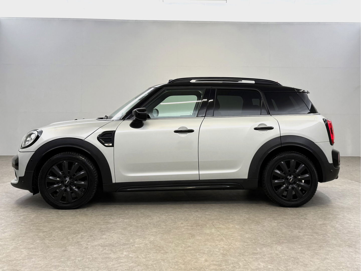 MINI Countryman 1.5 Cooper White Silver Edition | H/K | HuD | Pano | Sfeer | Stoelverw. | Carplay | Keyless | NAP