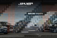 Volvo V40 - 2.0 T2 R-Design | 2e eigenaar | Navigatie | 17 inch | Climate control | Alcantara/leer | Sportstoelen | PDC | Cruise control | Sportstuur | 122 pk