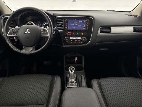 Mitsubishi Outlander 2.0 PHEV Executive Edition | Camera | Cruise | Clima | LED | Navi | NAP