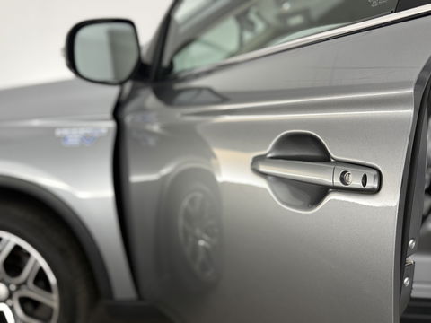 Mitsubishi Outlander 2.0 PHEV Executive Edition | Camera | Cruise | Clima | LED | Navi | NAP