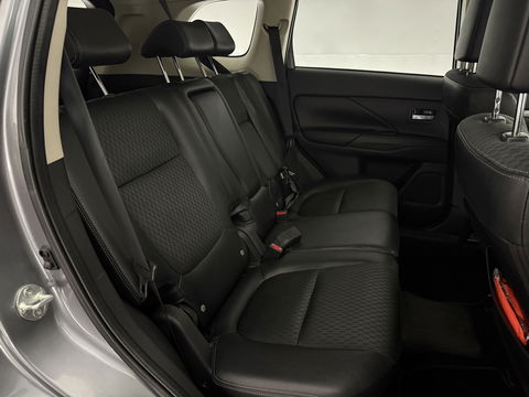 Mitsubishi Outlander 2.0 PHEV Executive Edition | Camera | Cruise | Clima | LED | Navi | NAP