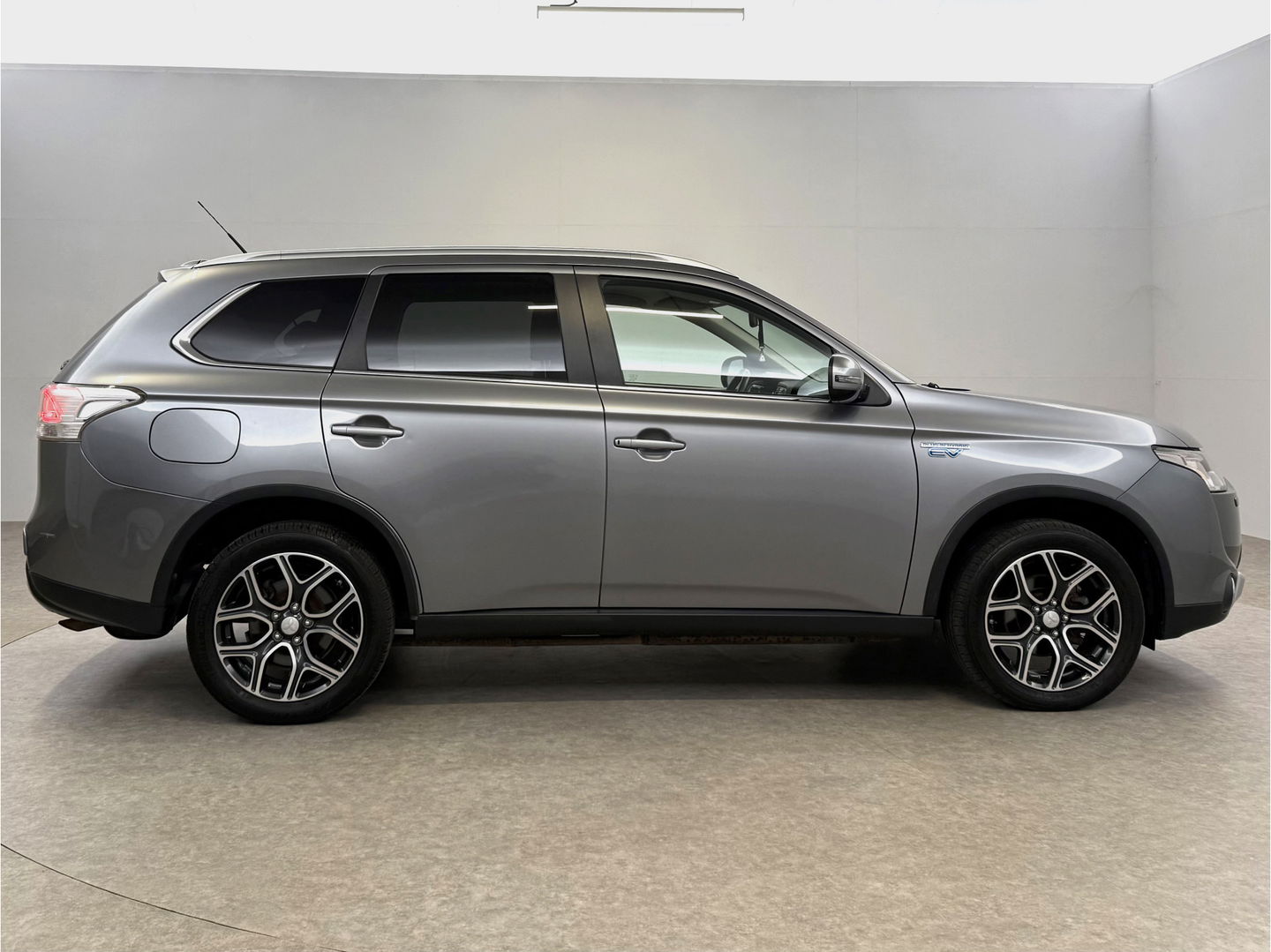 Mitsubishi Outlander 2.0 PHEV Executive Edition | Camera | Cruise | Clima | LED | Navi | NAP