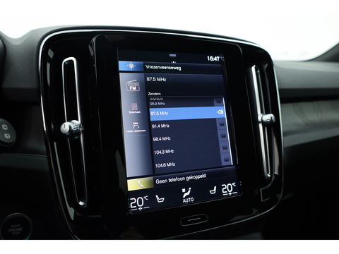 Volvo XC40 1.5 T5 Plug-in hybrid Plus Dark Facelift | Elek. stoelen +  geheugen | H&K Audio | Camera  | Stoel + stuurverw. |