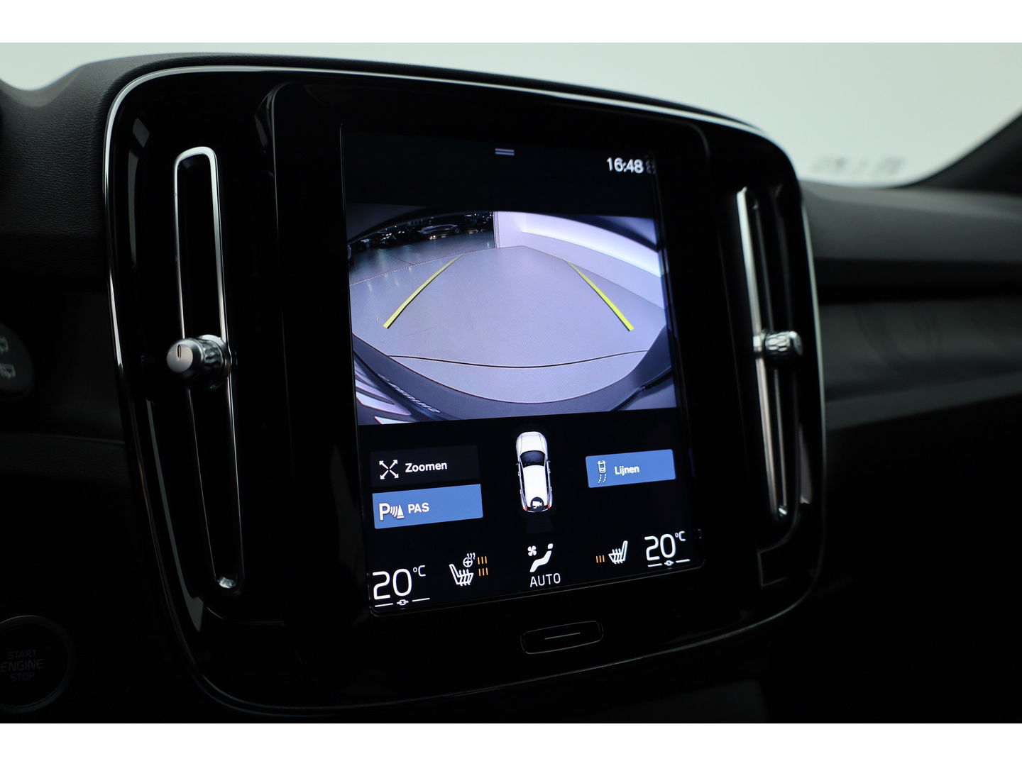 Volvo XC40 1.5 T5 Plug-in hybrid Plus Dark Facelift | Elek. stoelen +  geheugen | H&K Audio | Camera  | Stoel + stuurverw. |