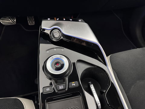 Kia Ev6 GT-Line 77.4 kWh (3-Fase-11kW) {SOH-98%} (INCL-BTW) Aut. *HEATPUMP | PANO | HEAD-UP | LEATHER-ALCANTARA | ADAPTIVE-CRUISE | DIGI-COCKPIT | MERIDIAN-AUDIO | MEMORYPACK | FULL-LED | KEYLESS | TOPVIEW | DAB | BLINDSPOT | NAVI-FULLMAP |