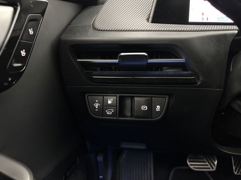 Kia Ev6 GT-Line 77.4 kWh (3-Fase-11kW) {SOH-98%} (INCL-BTW) Aut. *HEATPUMP | PANO | HEAD-UP | LEATHER-ALCANTARA | ADAPTIVE-CRUISE | DIGI-COCKPIT | MERIDIAN-AUDIO | MEMORYPACK | FULL-LED | KEYLESS | TOPVIEW | DAB | BLINDSPOT | NAVI-FULLMAP |