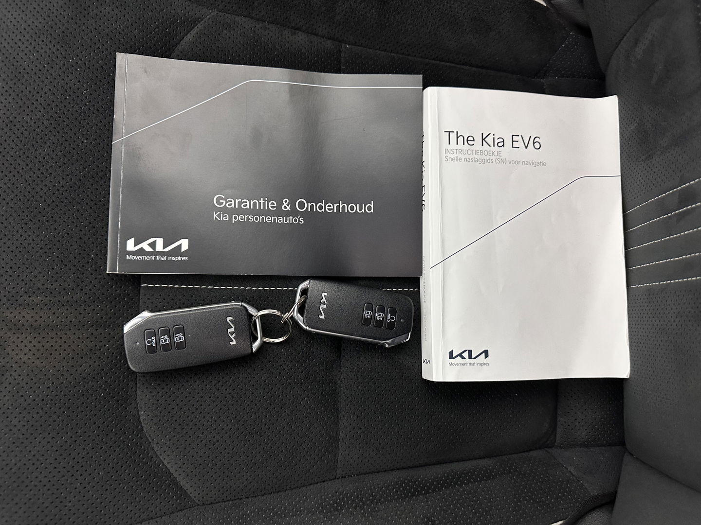 Kia Ev6 GT-Line 77.4 kWh (3-Fase-11kW) {SOH-98%} (INCL-BTW) Aut. *HEATPUMP | PANO | HEAD-UP | LEATHER-ALCANTARA | ADAPTIVE-CRUISE | DIGI-COCKPIT | MERIDIAN-AUDIO | MEMORYPACK | FULL-LED | KEYLESS | TOPVIEW | DAB | BLINDSPOT | NAVI-FULLMAP |