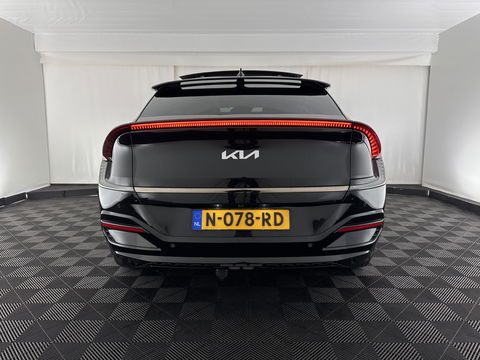 Kia Ev6 GT-Line 77.4 kWh (3-Fase-11kW) {SOH-98%} (INCL-BTW) Aut. *HEATPUMP | PANO | HEAD-UP | LEATHER-ALCANTARA | ADAPTIVE-CRUISE | DIGI-COCKPIT | MERIDIAN-AUDIO | MEMORYPACK | FULL-LED | KEYLESS | TOPVIEW | DAB | BLINDSPOT | NAVI-FULLMAP |