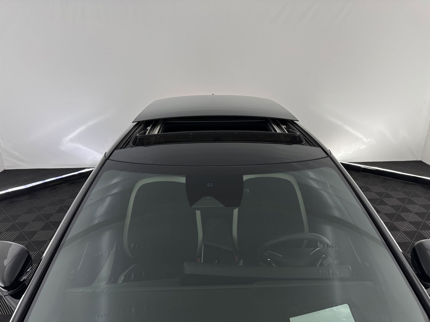 Kia Ev6 GT-Line 77.4 kWh (3-Fase-11kW) {SOH-98%} (INCL-BTW) Aut. *HEATPUMP | PANO | HEAD-UP | LEATHER-ALCANTARA | ADAPTIVE-CRUISE | DIGI-COCKPIT | MERIDIAN-AUDIO | MEMORYPACK | FULL-LED | KEYLESS | TOPVIEW | DAB | BLINDSPOT | NAVI-FULLMAP |