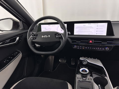 Kia Ev6 GT-Line 77.4 kWh (3-Fase-11kW) {SOH-98%} (INCL-BTW) Aut. *HEATPUMP | PANO | HEAD-UP | LEATHER-ALCANTARA | ADAPTIVE-CRUISE | DIGI-COCKPIT | MERIDIAN-AUDIO | MEMORYPACK | FULL-LED | KEYLESS | TOPVIEW | DAB | BLINDSPOT | NAVI-FULLMAP |
