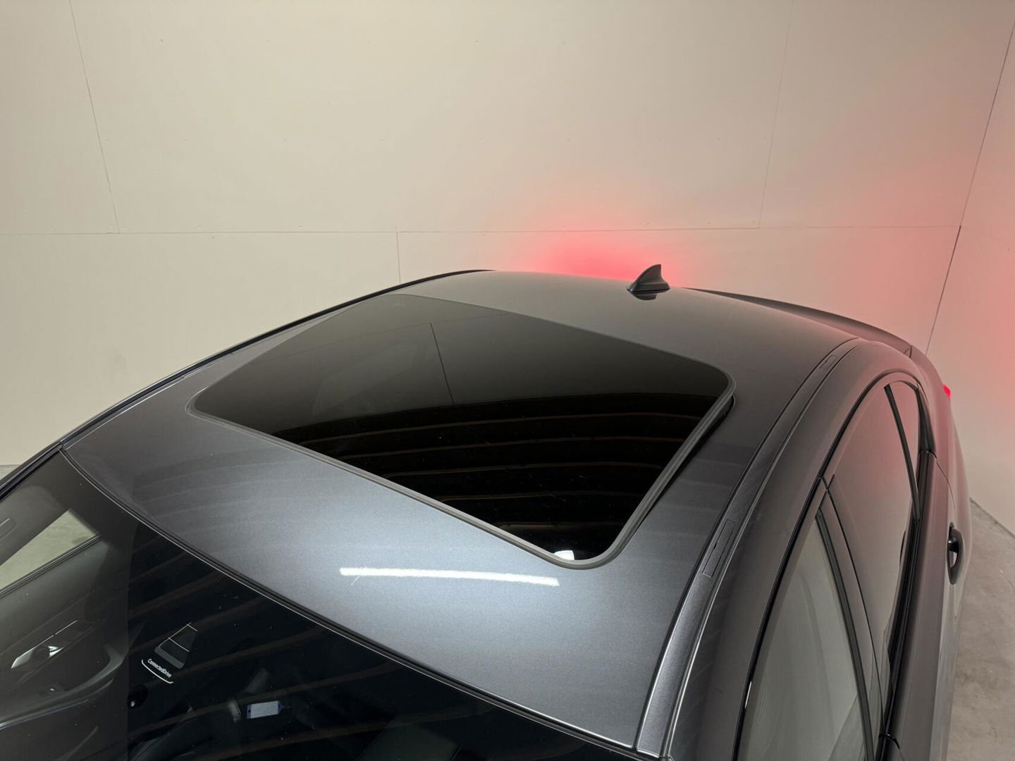 BMW 3 Serie 320e M-Sport Shadow Pano 360° Carplay Sfeerv.