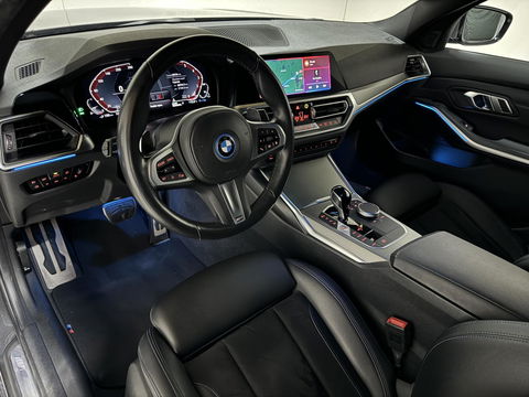 BMW 3 Serie 320e M-Sport Shadow Pano 360° Carplay Sfeerv.