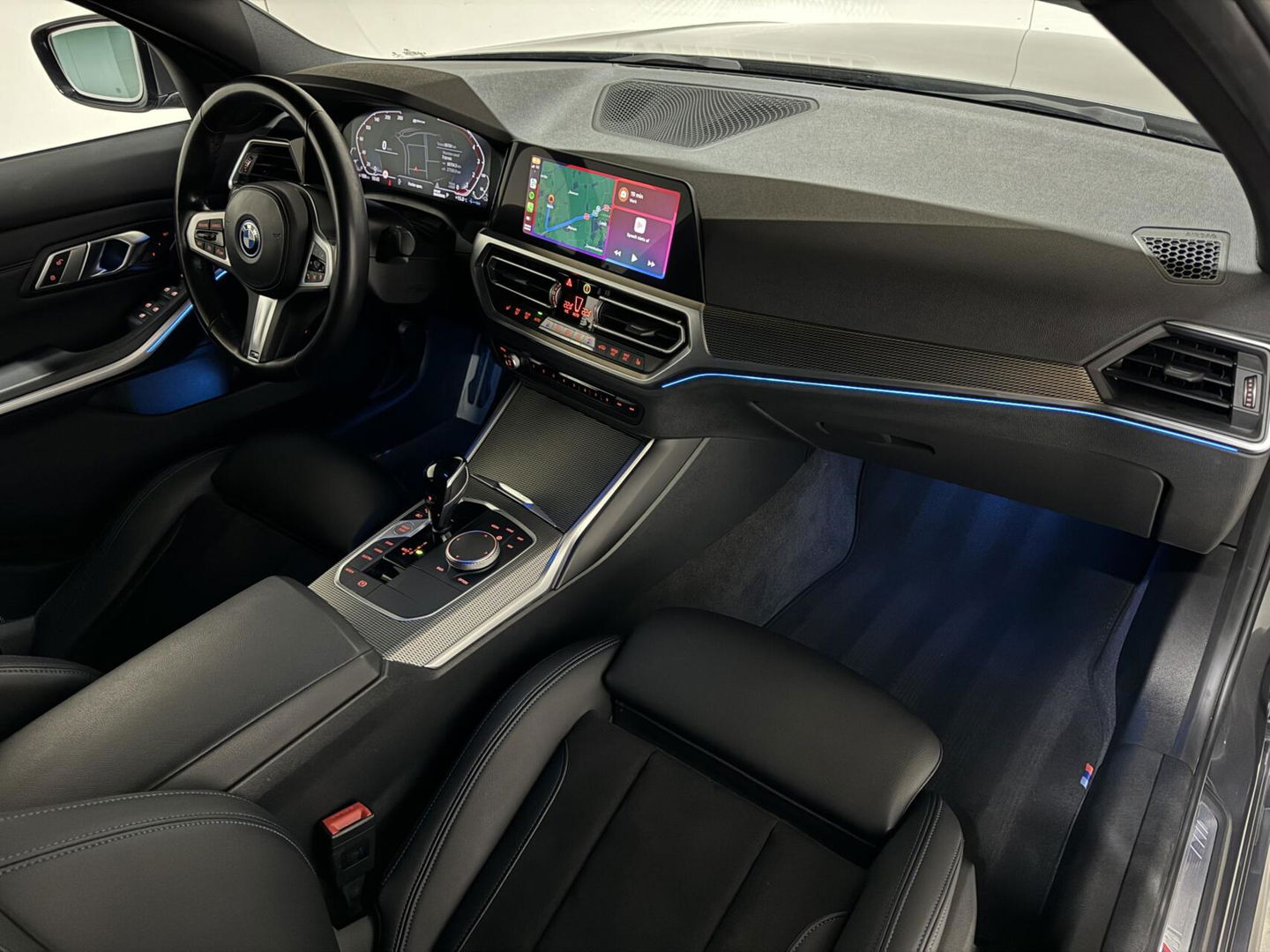 BMW 3 Serie 320e M-Sport Shadow Pano 360° Carplay Sfeerv.