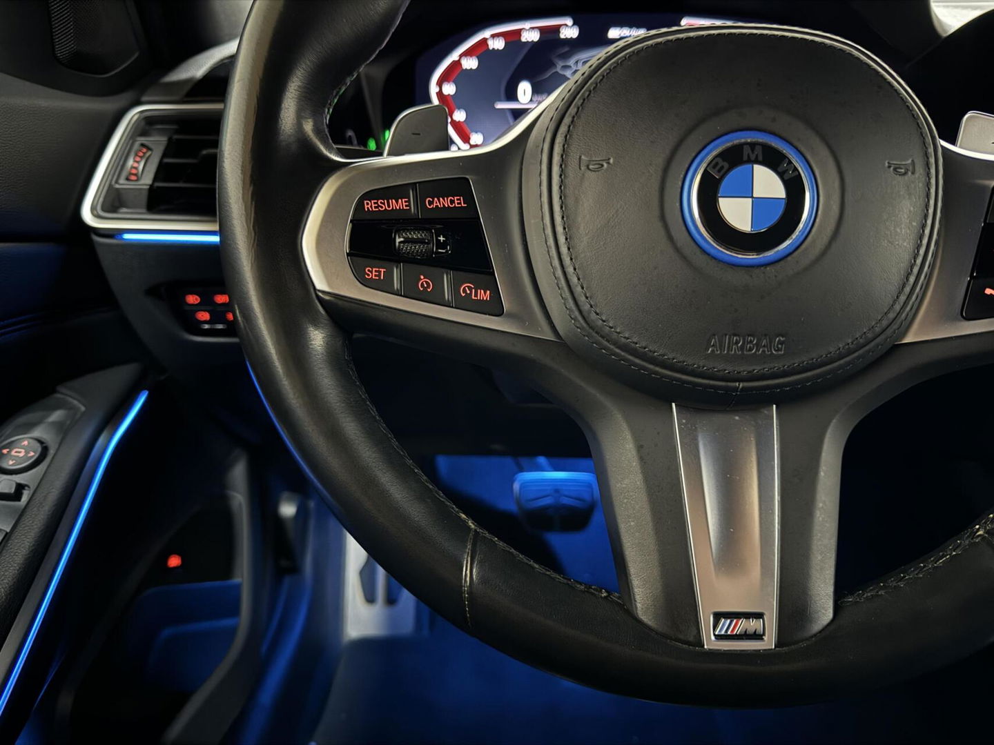 BMW 3 Serie 320e M-Sport Shadow Pano 360° Carplay Sfeerv.