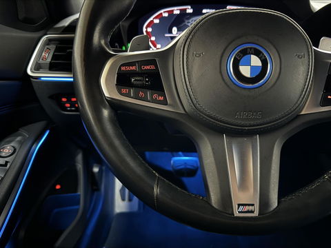BMW 3 Serie 320e M-Sport Shadow Pano 360° Carplay Sfeerv.