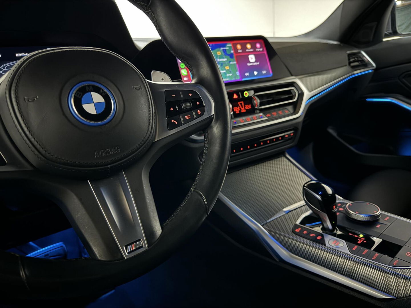 BMW 3 Serie 320e M-Sport Shadow Pano 360° Carplay Sfeerv.