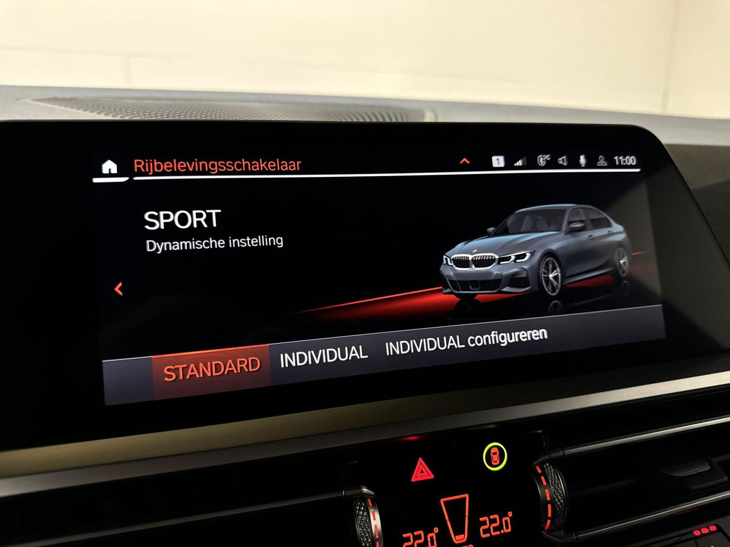 BMW 3 Serie 320e M-Sport Shadow Pano 360° Carplay Sfeerv.