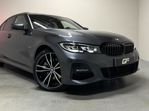 BMW 3 Serie 320e M-Sport Shadow Pano 360° Carplay Sfeerv.