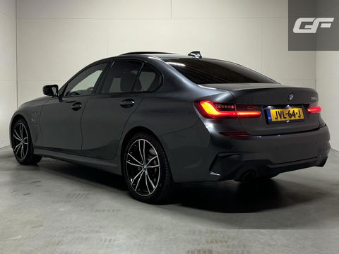 BMW 3 Serie 320e M-Sport Shadow Pano 360° Carplay Sfeerv.