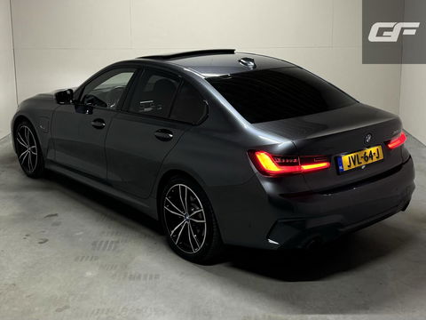 BMW 3 Serie 320e M-Sport Shadow Pano 360° Carplay Sfeerv.