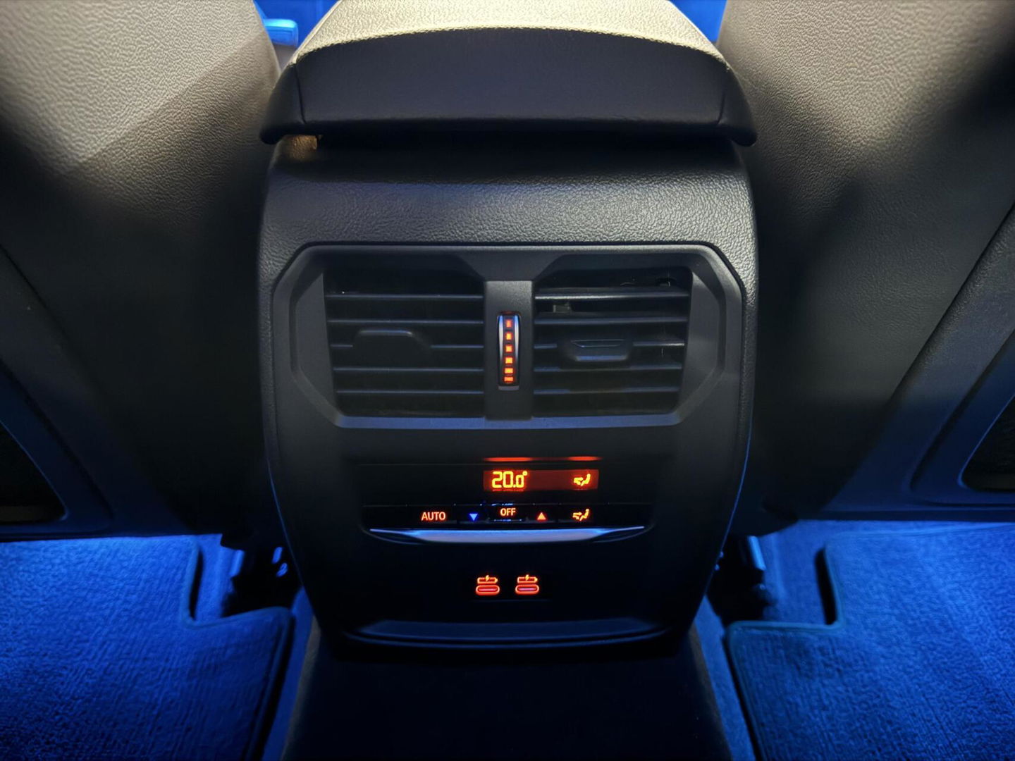 BMW 3 Serie 320e M-Sport Shadow Pano 360° Carplay Sfeerv.