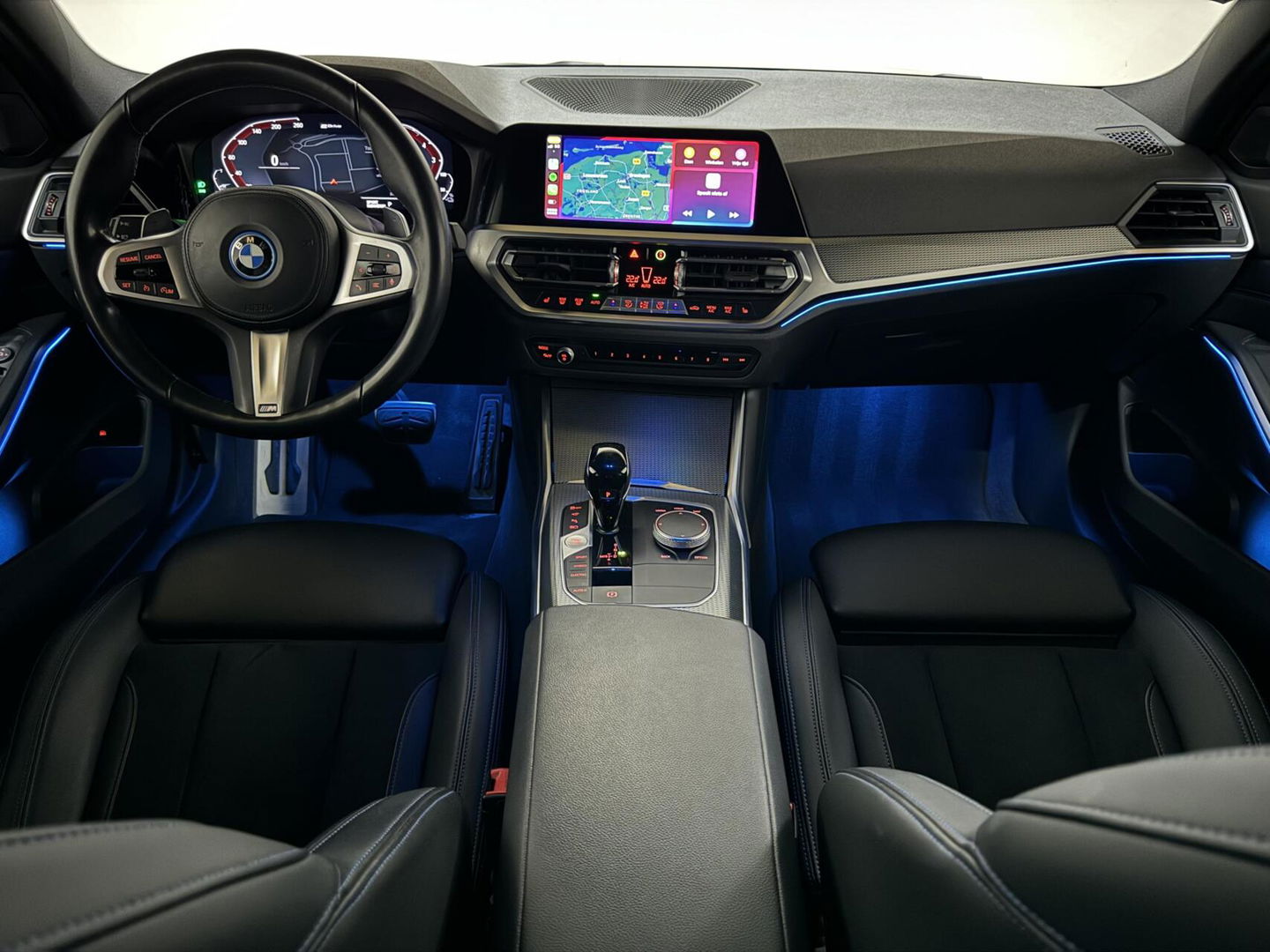 BMW 3 Serie 320e M-Sport Shadow Pano 360° Carplay Sfeerv.