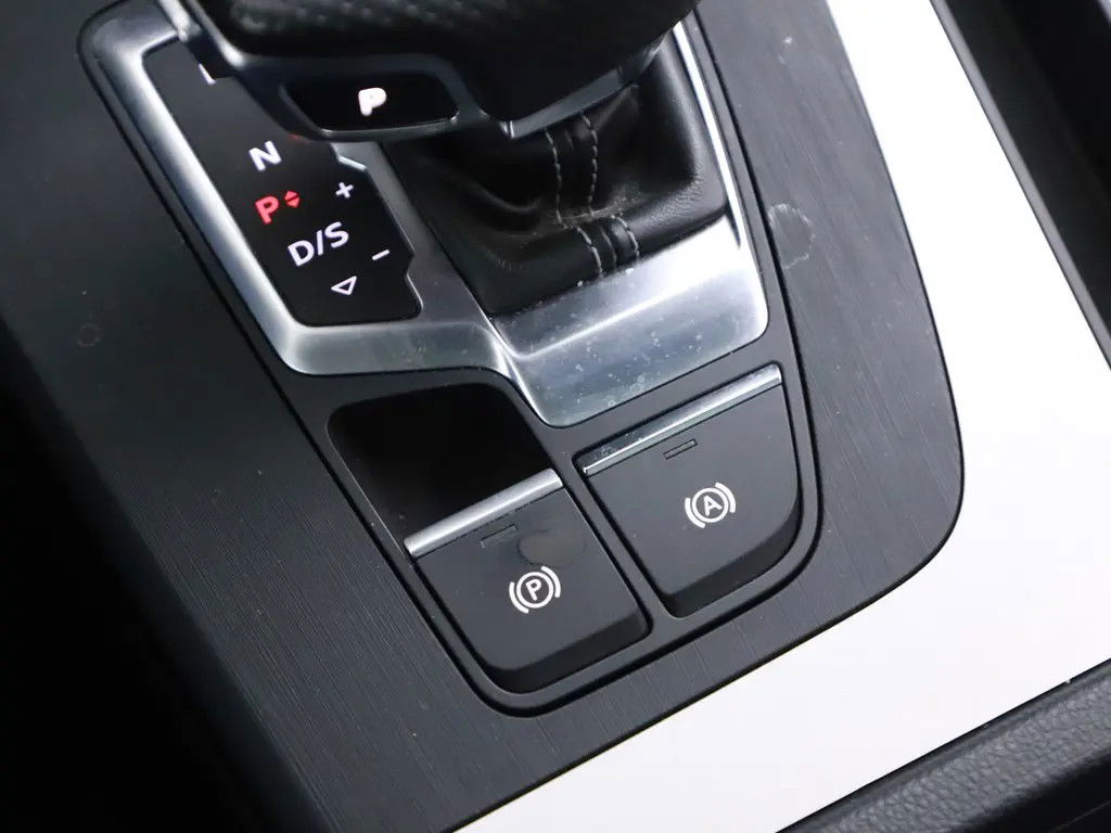 Audi Q5 2.0 TFSI Quattro Black Edition RS-Seats Pano HUD Sfeer Trekh.