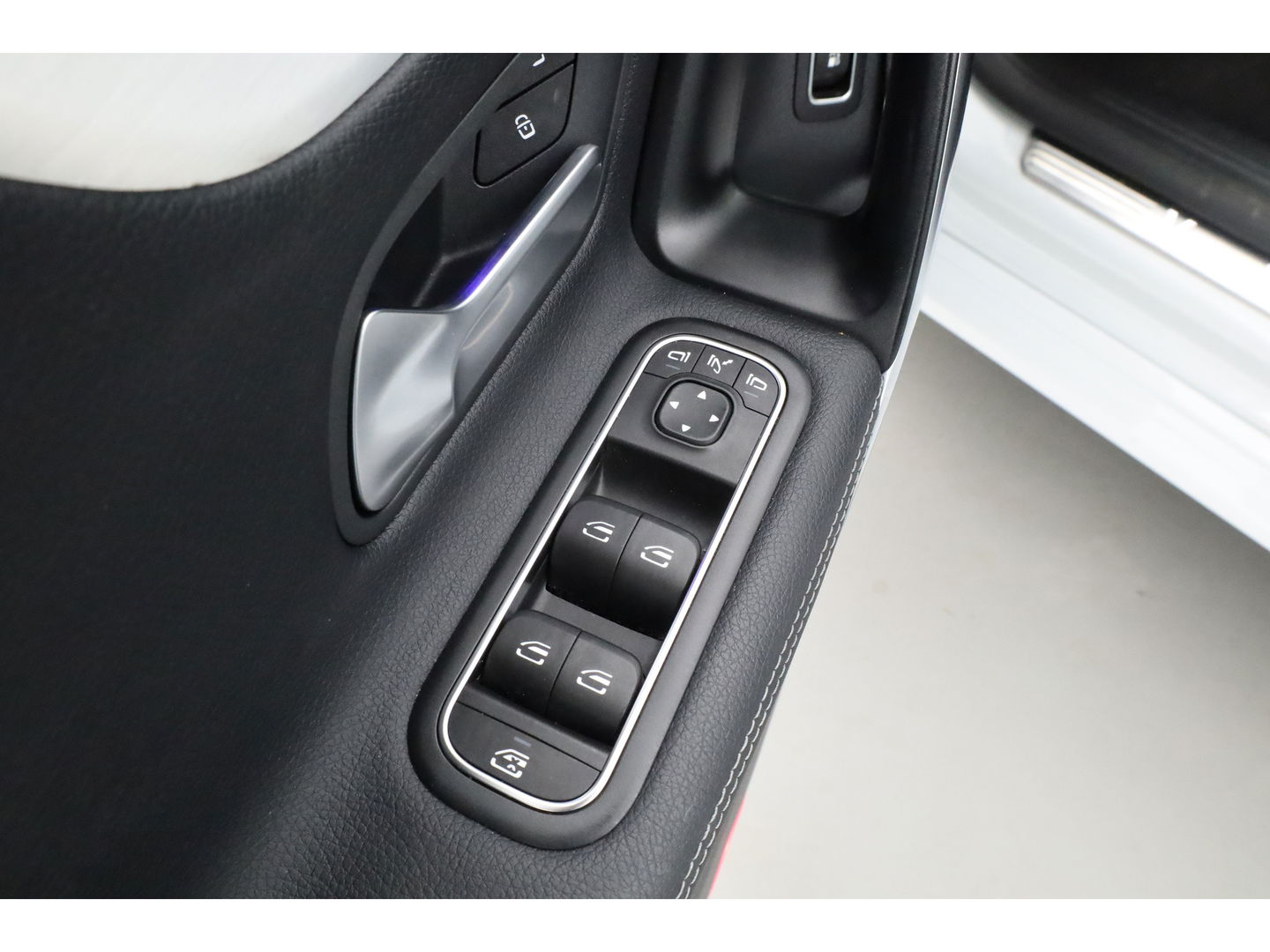 Mercedes-Benz CLA-Klasse 250 e Luxury Line | Pano | Elek. Trekhaak | Dig. Cockpit | Cruise | Stoelverw. | Camera | Keyless | 18'' | Multibeam