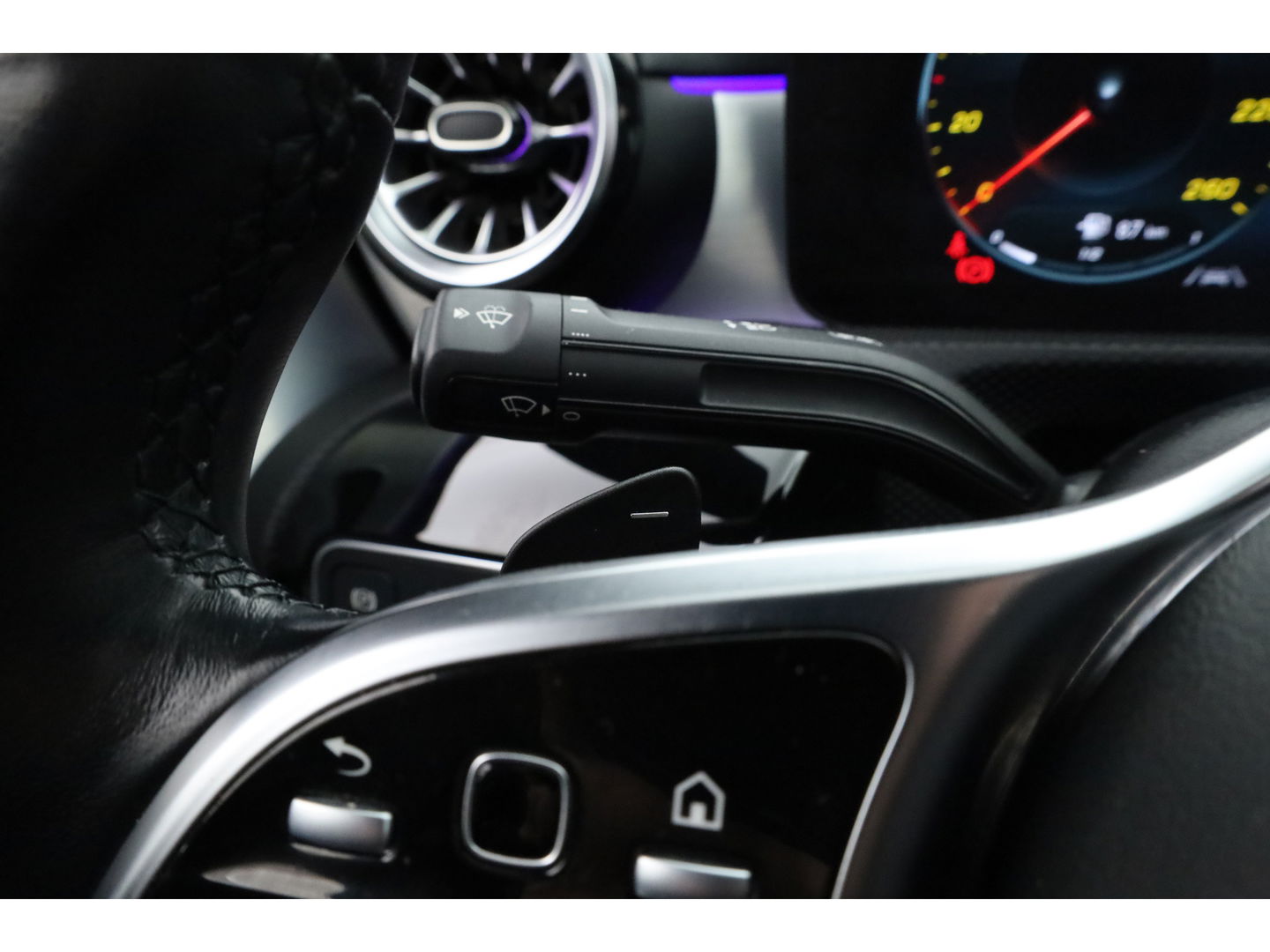 Mercedes-Benz CLA-Klasse 250 e Luxury Line | Pano | Elek. Trekhaak | Dig. Cockpit | Cruise | Stoelverw. | Camera | Keyless | 18'' | Multibeam