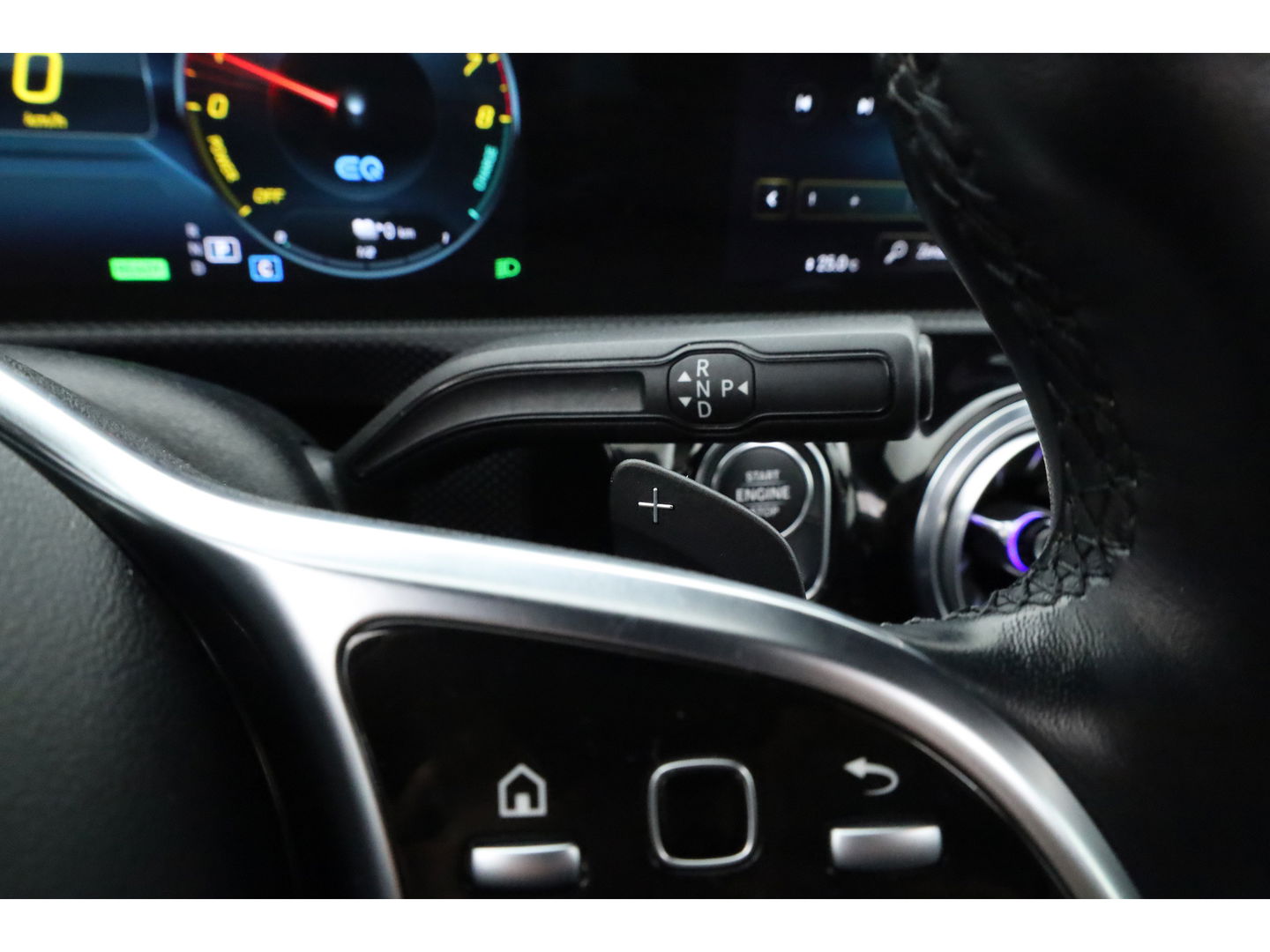 Mercedes-Benz CLA-Klasse 250 e Luxury Line | Pano | Elek. Trekhaak | Dig. Cockpit | Cruise | Stoelverw. | Camera | Keyless | 18'' | Multibeam