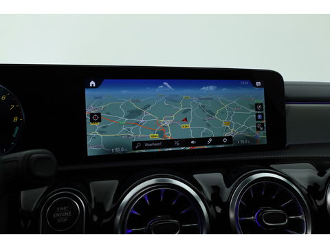 Mercedes-Benz CLA-Klasse 250 e Luxury Line | Pano | Elek. Trekhaak | Dig. Cockpit | Cruise | Stoelverw. | Camera | Keyless | 18'' | Multibeam