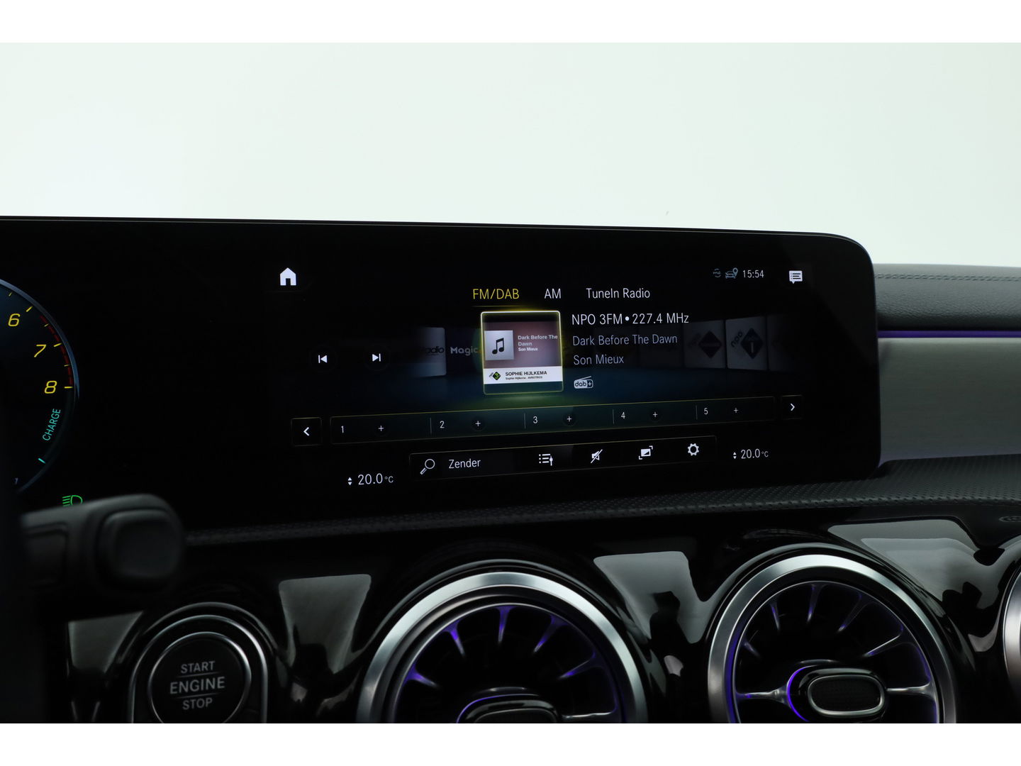 Mercedes-Benz CLA-Klasse 250 e Luxury Line | Pano | Elek. Trekhaak | Dig. Cockpit | Cruise | Stoelverw. | Camera | Keyless | 18'' | Multibeam