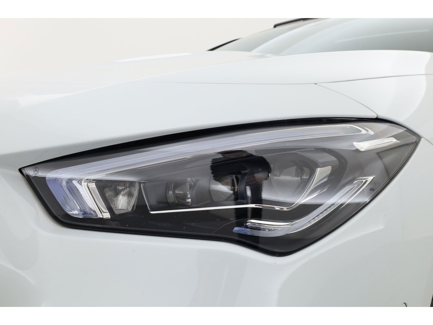 Mercedes-Benz CLA-Klasse 250 e Luxury Line | Pano | Elek. Trekhaak | Dig. Cockpit | Cruise | Stoelverw. | Camera | Keyless | 18'' | Multibeam