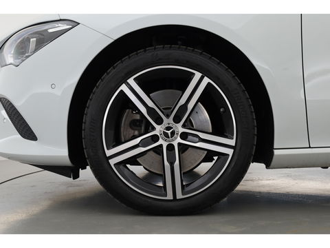 Mercedes-Benz CLA-Klasse 250 e Luxury Line | Pano | Elek. Trekhaak | Dig. Cockpit | Cruise | Stoelverw. | Camera | Keyless | 18'' | Multibeam