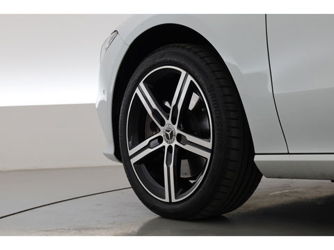 Mercedes-Benz CLA-Klasse 250 e Luxury Line | Pano | Elek. Trekhaak | Dig. Cockpit | Cruise | Stoelverw. | Camera | Keyless | 18'' | Multibeam