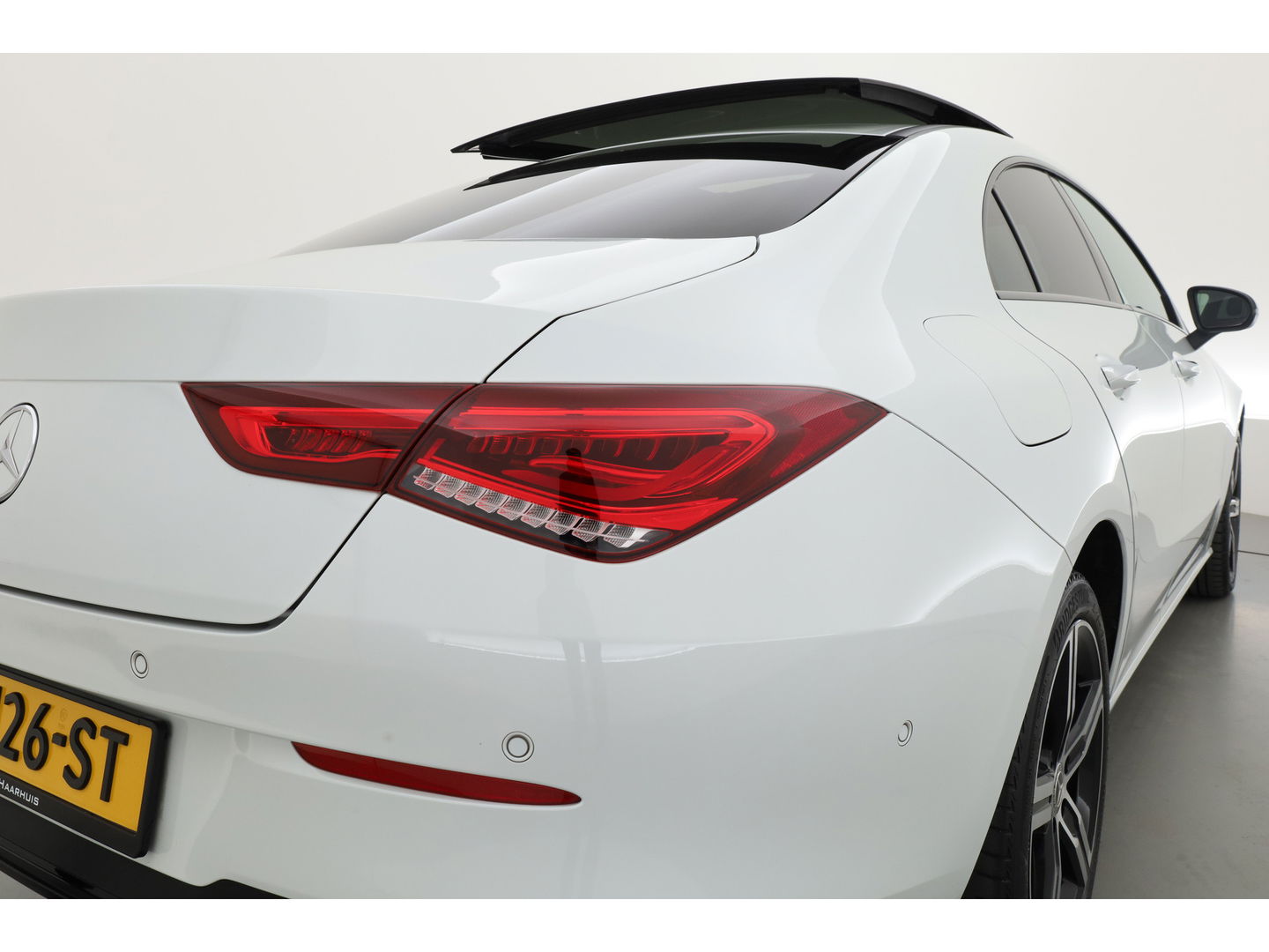 Mercedes-Benz CLA-Klasse 250 e Luxury Line | Pano | Elek. Trekhaak | Dig. Cockpit | Cruise | Stoelverw. | Camera | Keyless | 18'' | Multibeam