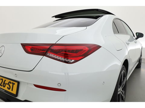 Mercedes-Benz CLA-Klasse 250 e Luxury Line | Pano | Elek. Trekhaak | Dig. Cockpit | Cruise | Stoelverw. | Camera | Keyless | 18'' | Multibeam