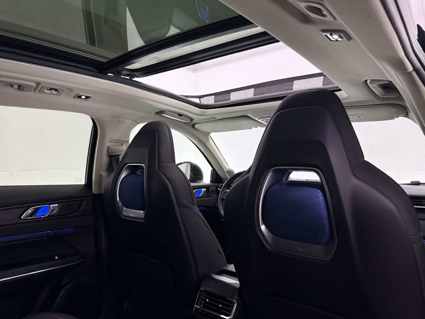 Lynk Co 01 1.5 Black Edition | SOH 90% | Pano | Sfeer | Camera | Trekh. | Memory | Virtual | Adap.Cruise | Carplay | NAP