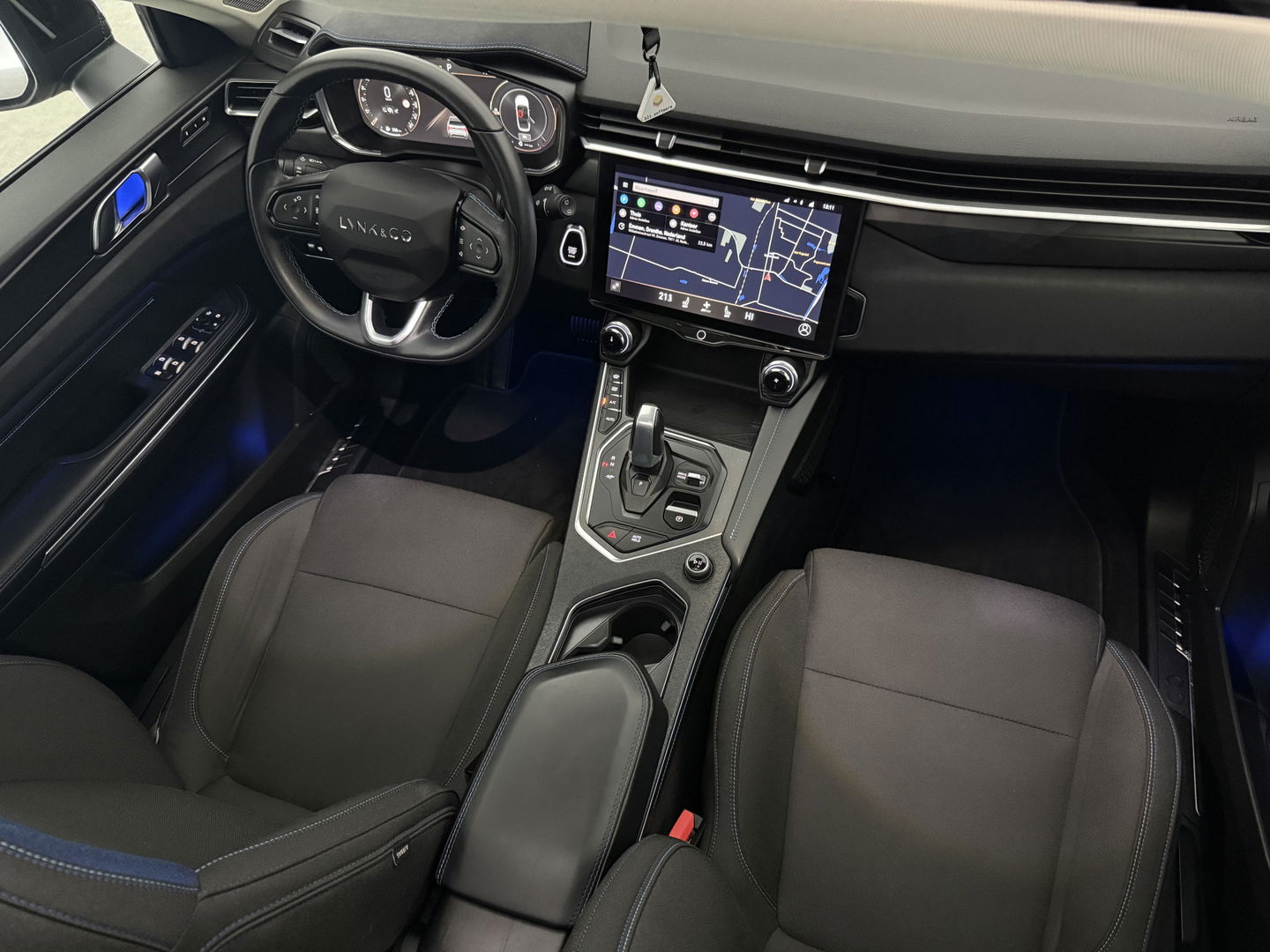 Lynk Co 01 1.5 Black Edition | SOH 90% | Pano | Sfeer | Camera | Trekh. | Memory | Virtual | Adap.Cruise | Carplay | NAP