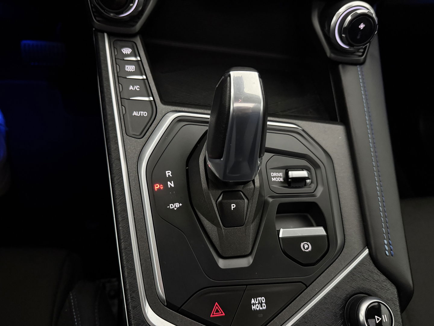 Lynk Co 01 1.5 Black Edition | SOH 90% | Pano | Sfeer | Camera | Trekh. | Memory | Virtual | Adap.Cruise | Carplay | NAP