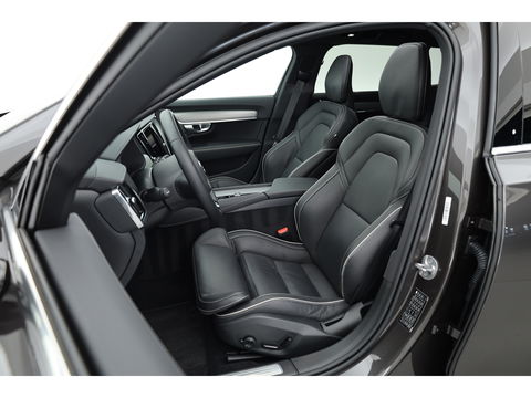 Volvo V90 B4 D Ultimate Bright 197pk | Pano | HUD | 360cam | H&K | Memory seats | Standkachel |