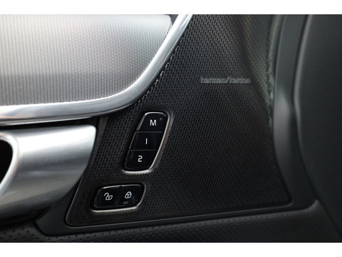 Volvo V90 B4 D Ultimate Bright 197pk | Pano | HUD | 360cam | H&K | Memory seats | Standkachel |