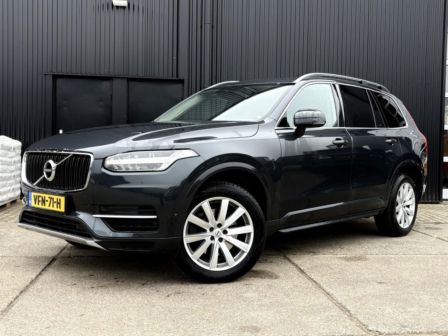 Volvo XC90 2.0 D5 AWD | GRIJSKENTEKEN | PANO | STOELVERWARMING | LED | AUT