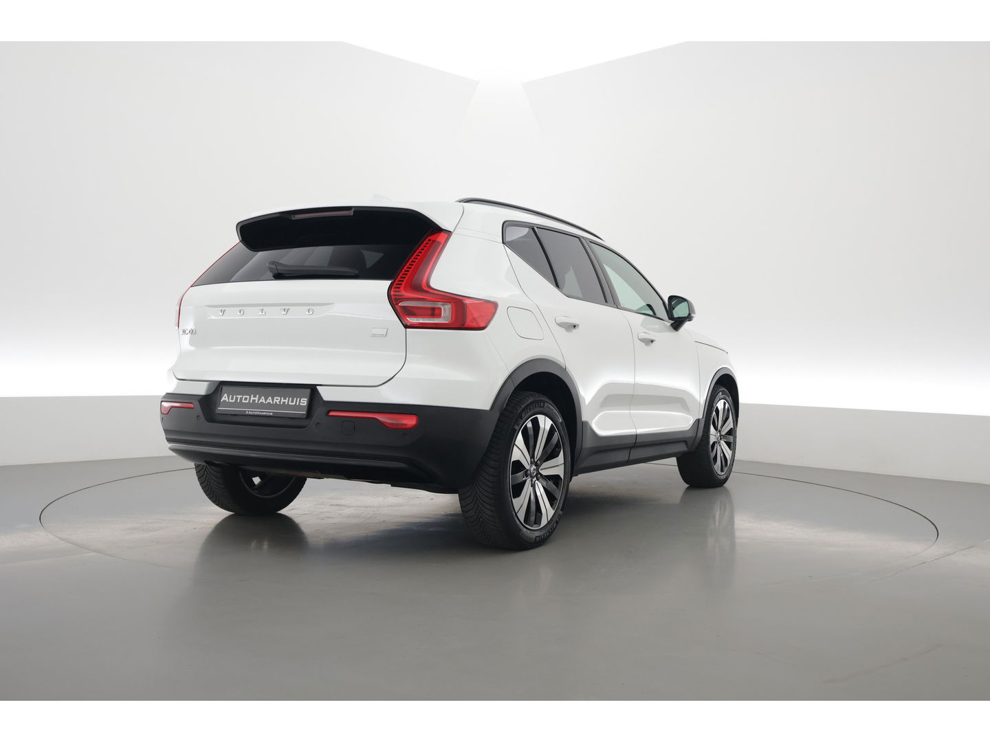 Volvo XC40 1.5 T5 Plug-in hybrid Ultimate Dark | Pano | Adapt. Cruise | 360cam | Stoel- Stuurverw. | Elek. Stoelen | H&K Audio
