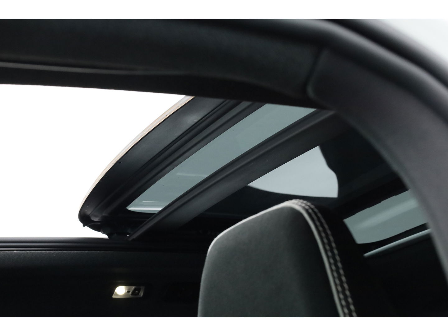 Volvo XC40 1.5 T5 Plug-in hybrid Ultimate Dark | Pano | Adapt. Cruise | 360cam | Stoel- Stuurverw. | Elek. Stoelen | H&K Audio