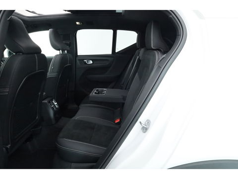 Volvo XC40 1.5 T5 Plug-in hybrid Ultimate Dark | Pano | Adapt. Cruise | 360cam | Stoel- Stuurverw. | Elek. Stoelen | H&K Audio