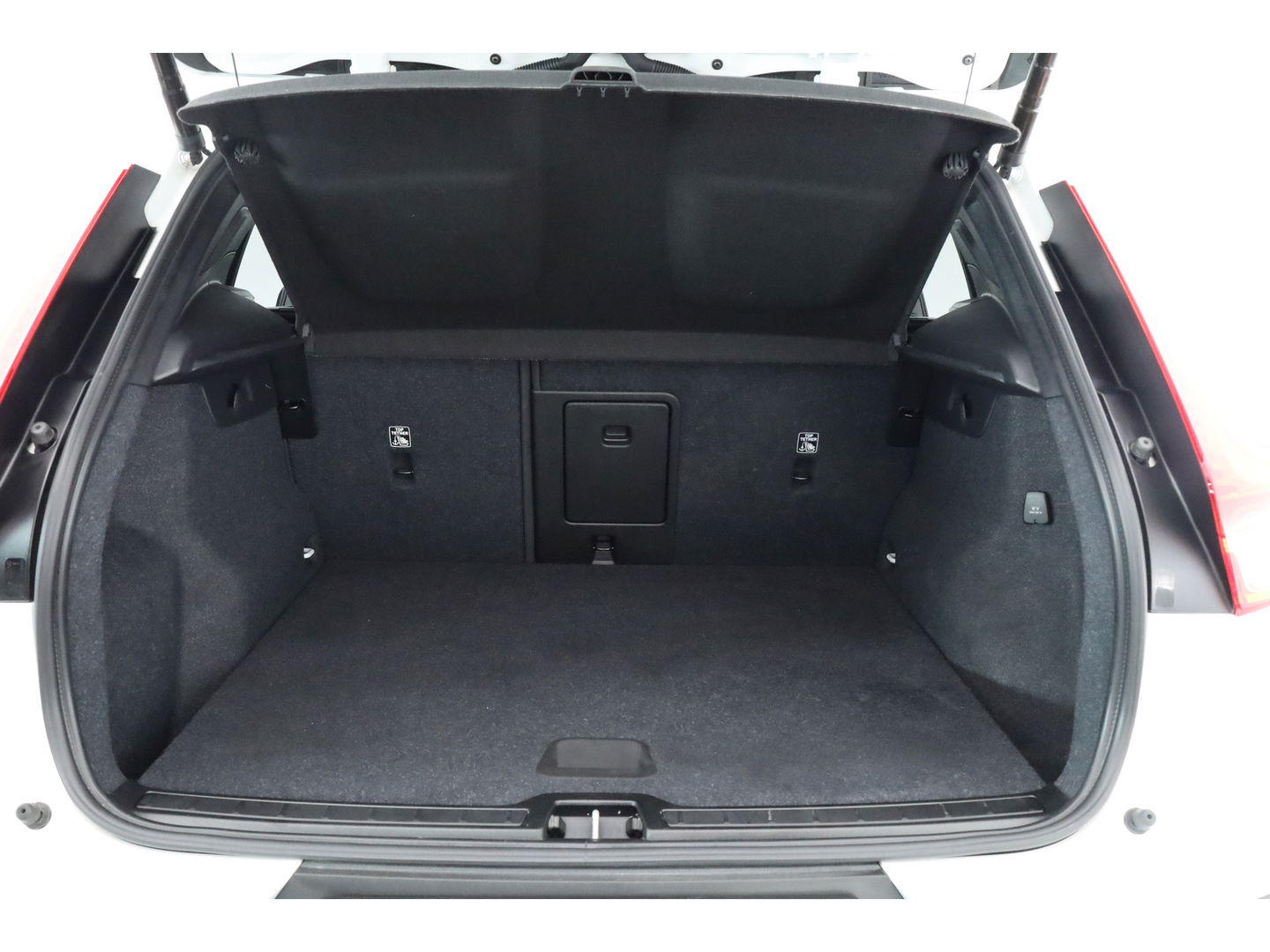 Volvo XC40 1.5 T5 Plug-in hybrid Ultimate Dark | Pano | Adapt. Cruise | 360cam | Stoel- Stuurverw. | Elek. Stoelen | H&K Audio