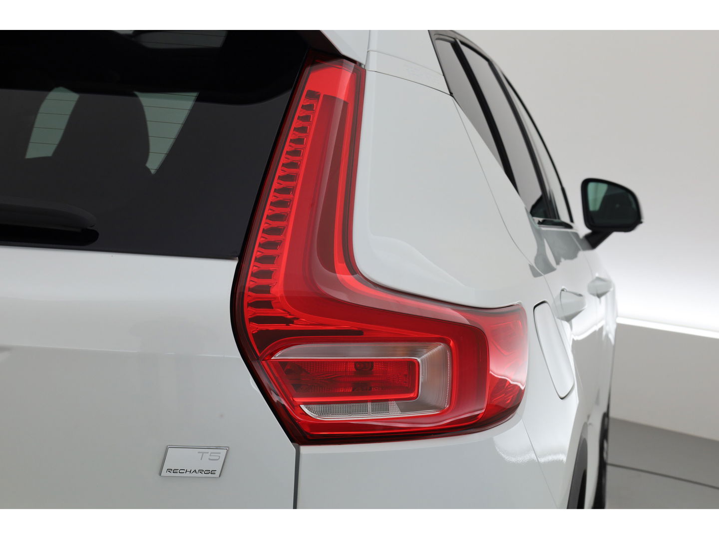 Volvo XC40 1.5 T5 Plug-in hybrid Ultimate Dark | Pano | Adapt. Cruise | 360cam | Stoel- Stuurverw. | Elek. Stoelen | H&K Audio