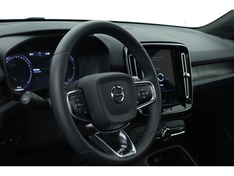 Volvo XC40 1.5 T5 Plug-in hybrid Ultimate Dark | Pano | Adapt. Cruise | 360cam | Stoel- Stuurverw. | Elek. Stoelen | H&K Audio
